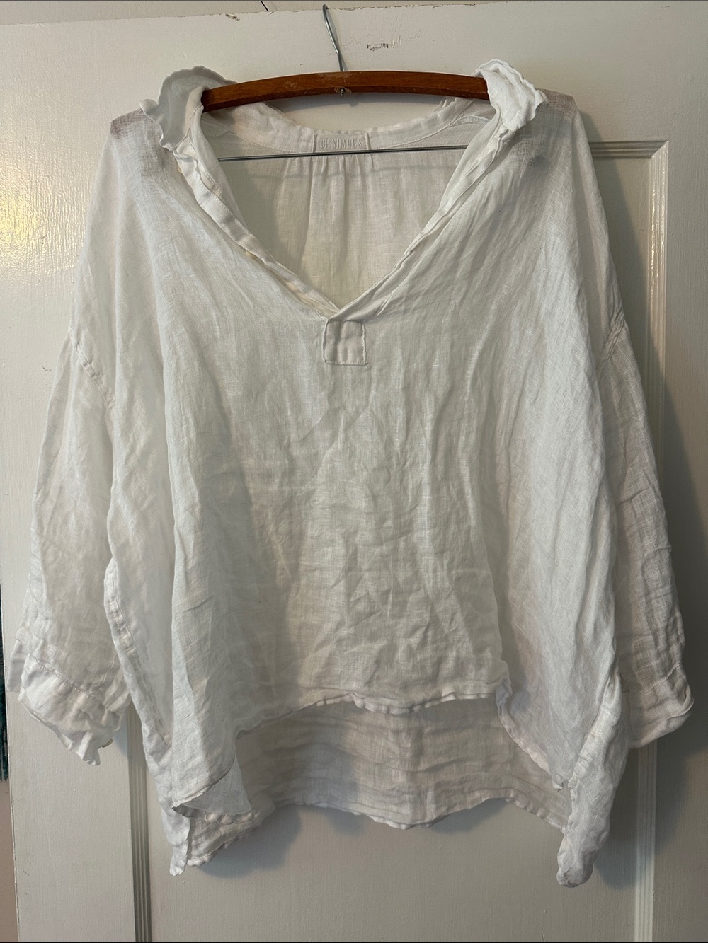 CP Shades Gigi White Linen V-Neck Women's Top - Picture 7 of 8
